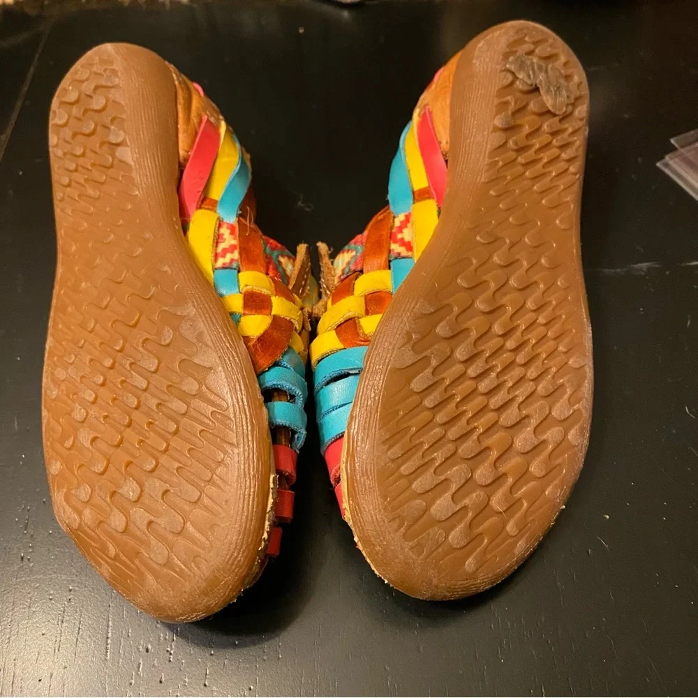 Lupita’s Kids beautifully vibrant colored Huaraches Size 11